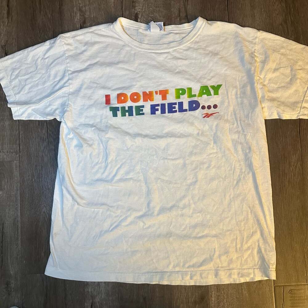 Vintage 90s Reebok "I Don't Play The Field... I Rule It!" Graphic T-Shirt L